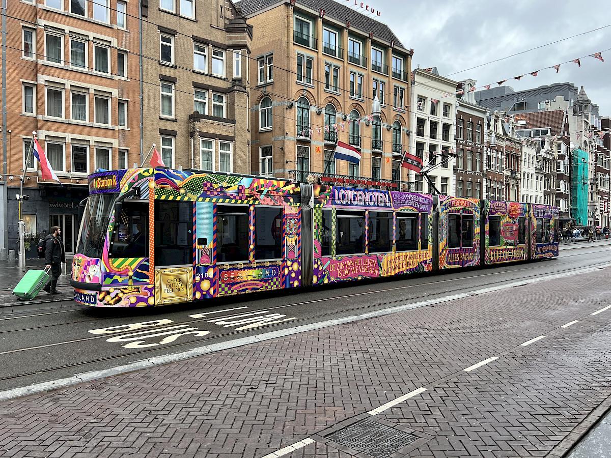 SEXYLAND TRAM